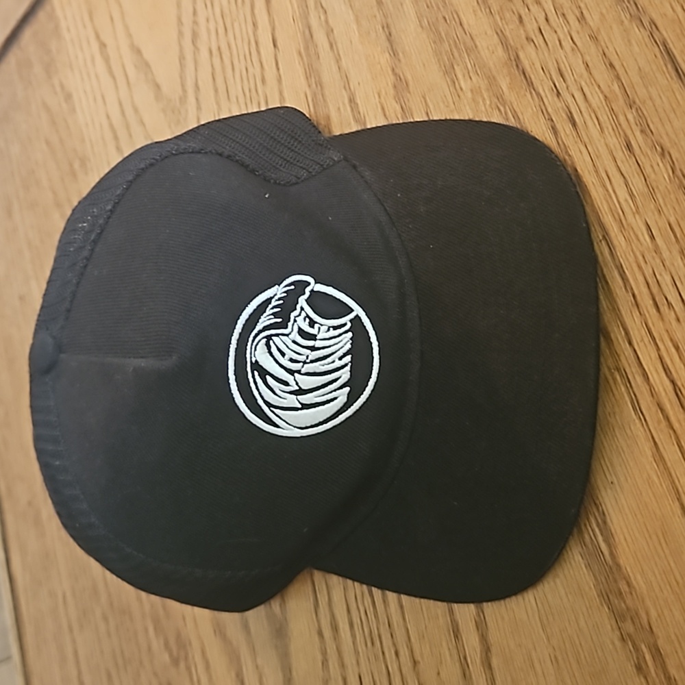 White Wave Longboards Black / White Flat Bill Mesh Trucker hat